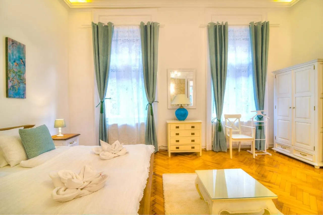 Central Capital Apartments 2 부다페스트