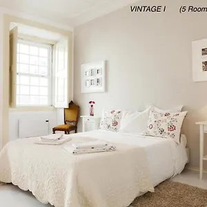 alfama-vintage-1-2-3.hotels-lisbon-portugal.com/